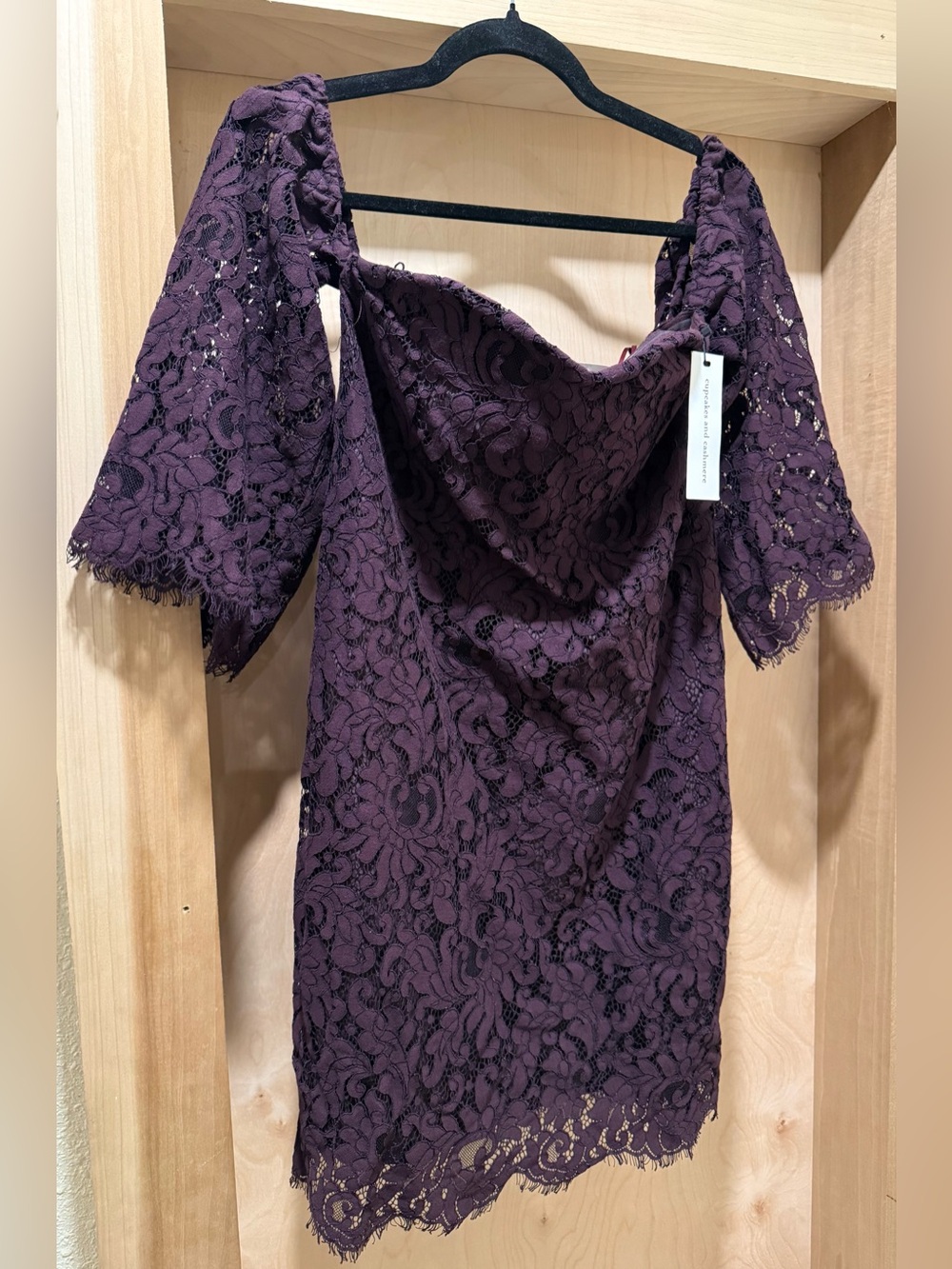 cupcakes & cashmere Plum Lace Off-Shoulder Mini Dress Size 2 NWT